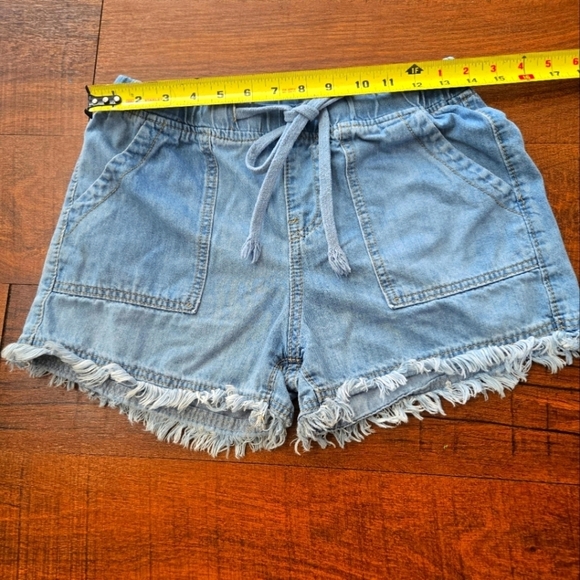 Women's Denim Drawstring Shorts Frayed Raw Hem Ruffle High Waist with Pockets - Picture 6 of 9